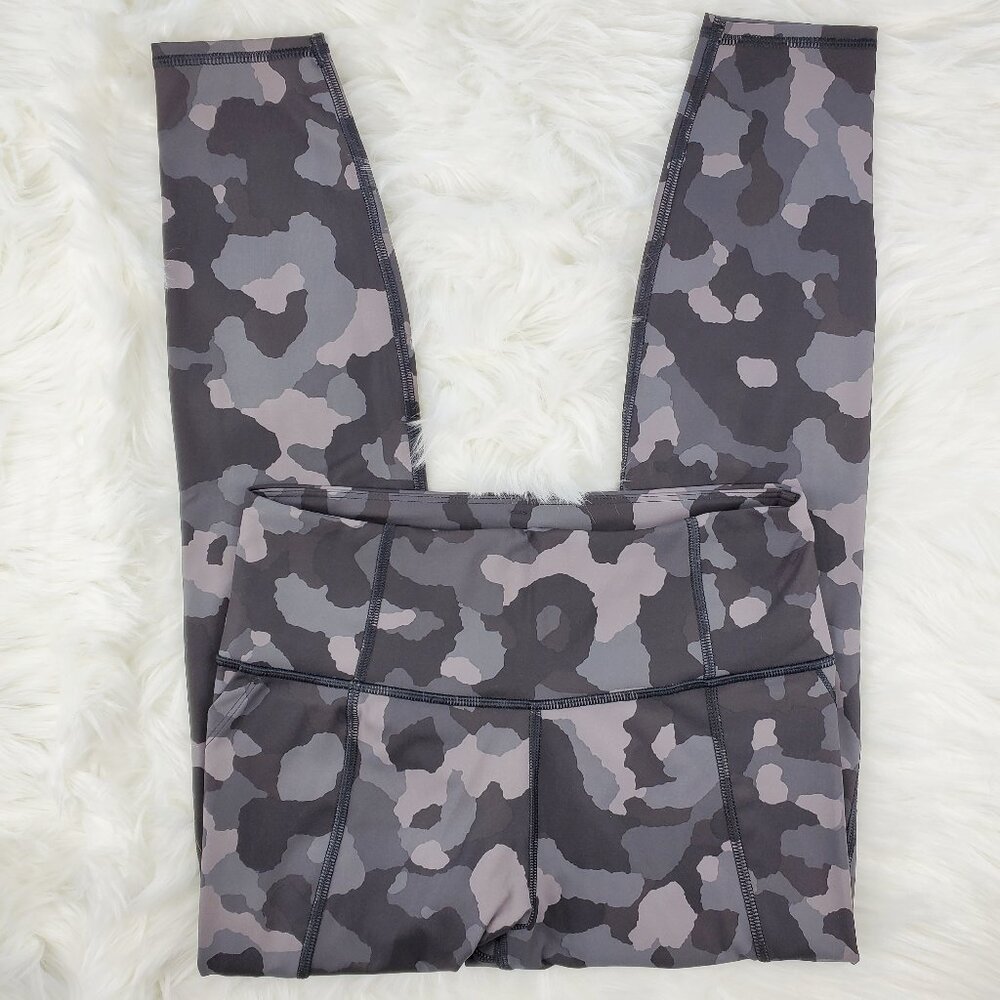 NWOT Athleta Black Lightning Camo Leggings